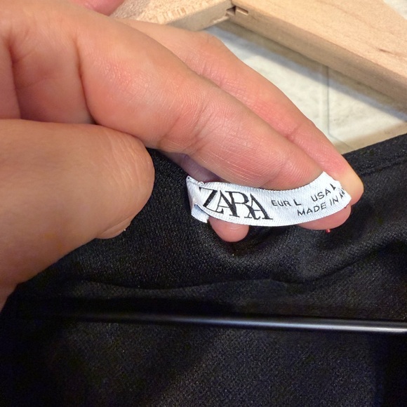 Zara Black midi Dress with floral details. Size XL - Picture 2 of 8